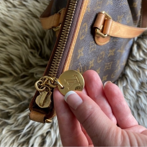 Louis Vuitton Monogram Polermo PM - Picture 8 of 14